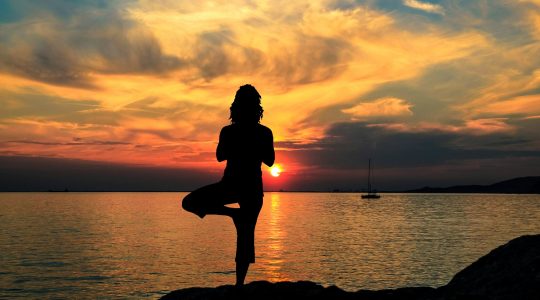 Yoga in Barca a Vela in Sardegna